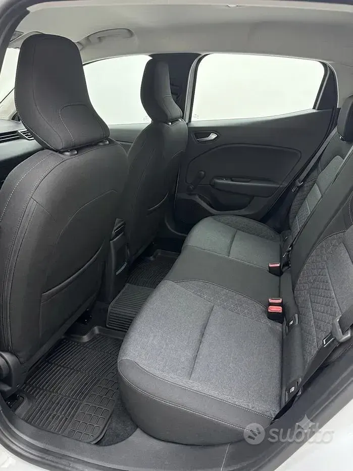Usata Renault Clio V Zen 86 CV (63 kW) 2020 Nero Berlina