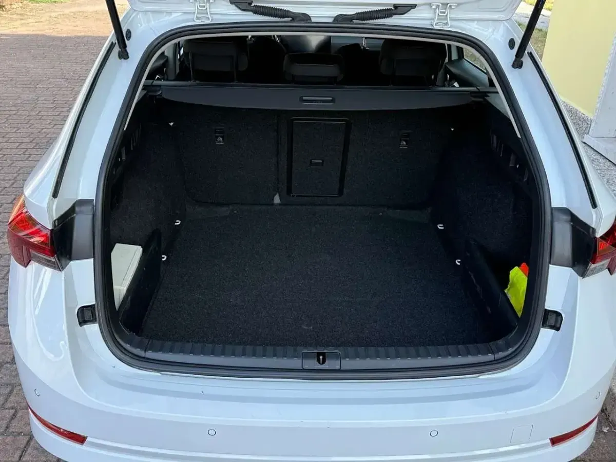 Usata Skoda Octavia Executive 116 CV (85 kW) 2022 Bianco Station wagon