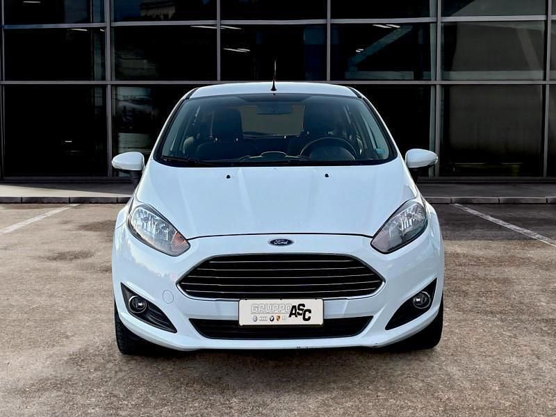 Usata Ford Fiesta Titanium 60 CV (44 kW) 2013 Bianco Berlina