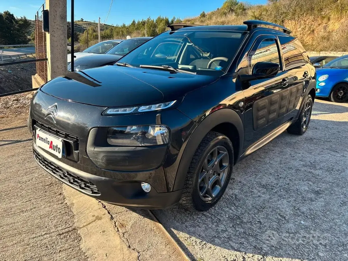 Usata Citroën C4 Cactus Shine 99 CV (72 kW) 2015 Nero Utilitaria