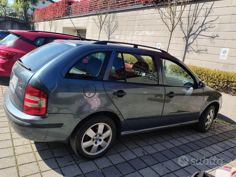 Usata Skoda Fabia 101 CV (74 kW) 2006 Grigio Station wagon