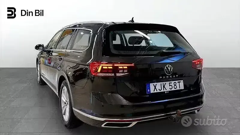 Usata VW Passat 150 CV (110 kW) 2023 Grigio Station wagon