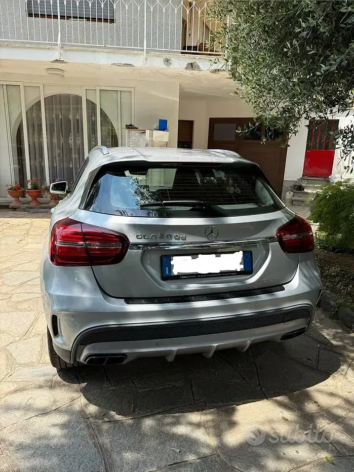 Usata Mercedes GLA220 Premium 170 CV (125 kW) 2018 Grigio SUV