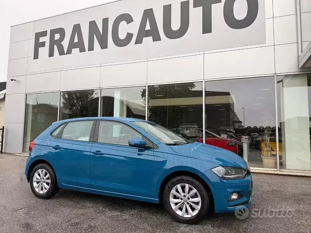 Käytetty VW Polo Highline 95 HP (69 kW) 2018 Sininen Viistoperä