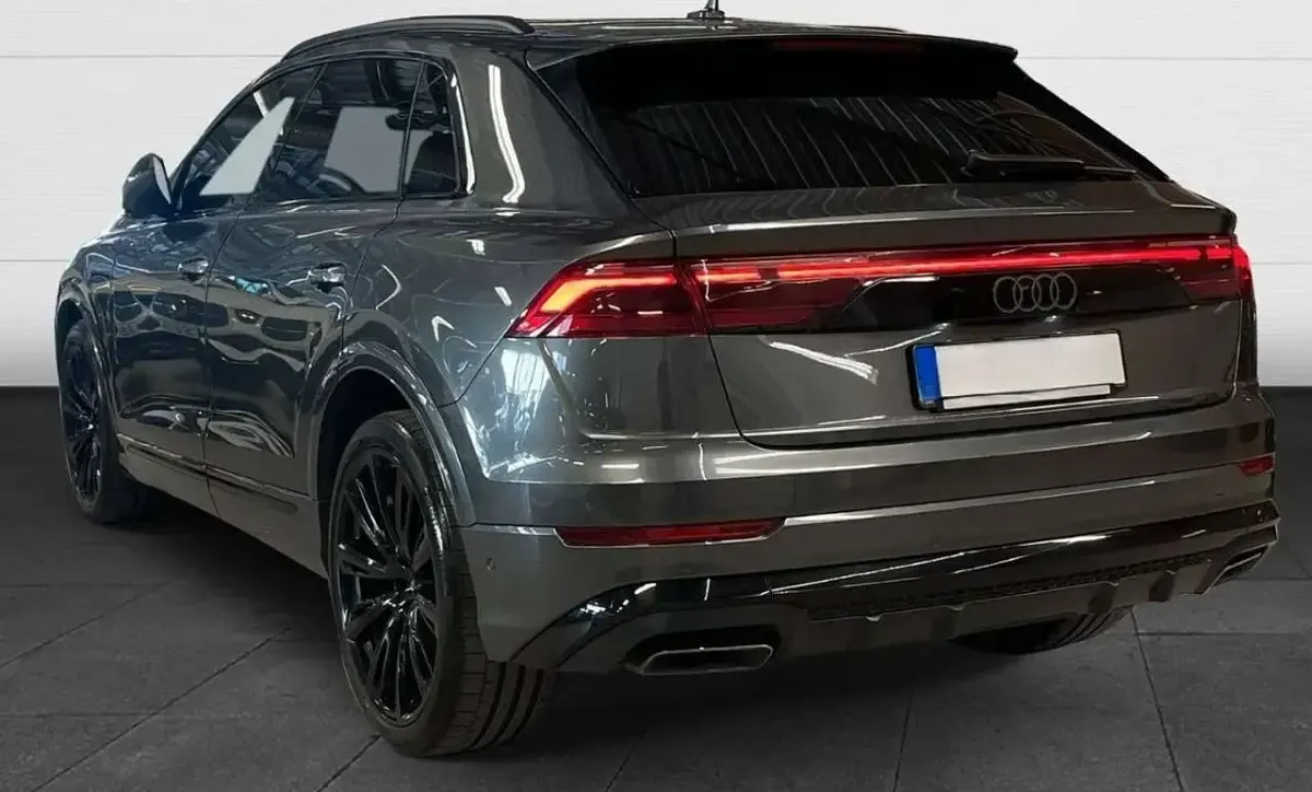 Usata Audi Q8 S-Line 286 CV (210 kW) 2024 Grigio SUV