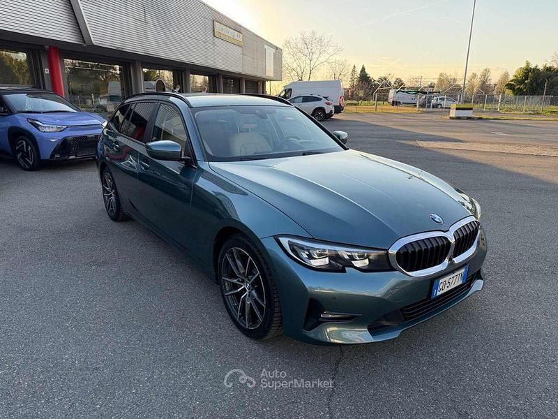 Usata BMW 318 Advantage 150 CV (110 kW) 2020 Petrol mica metallic Station wagon