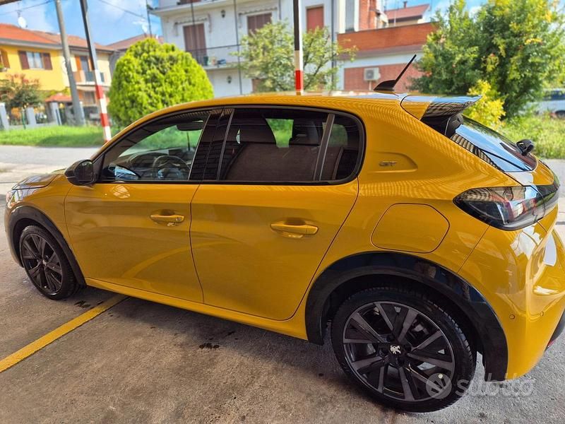 Usata Peugeot 208 GT 2023 Giallo Utilitaria