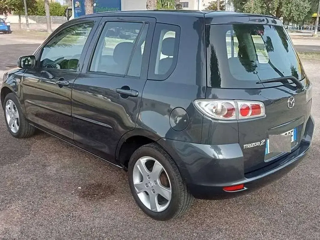 Usata Mazda 2 Active 75 CV (55 kW) 2006 Grigio Utilitaria