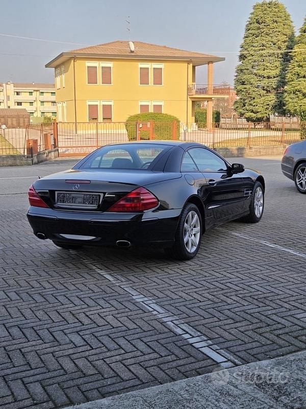 Usata Mercedes SL350 AMG 245 CV (180 kW) 2003 Nero Cabrio