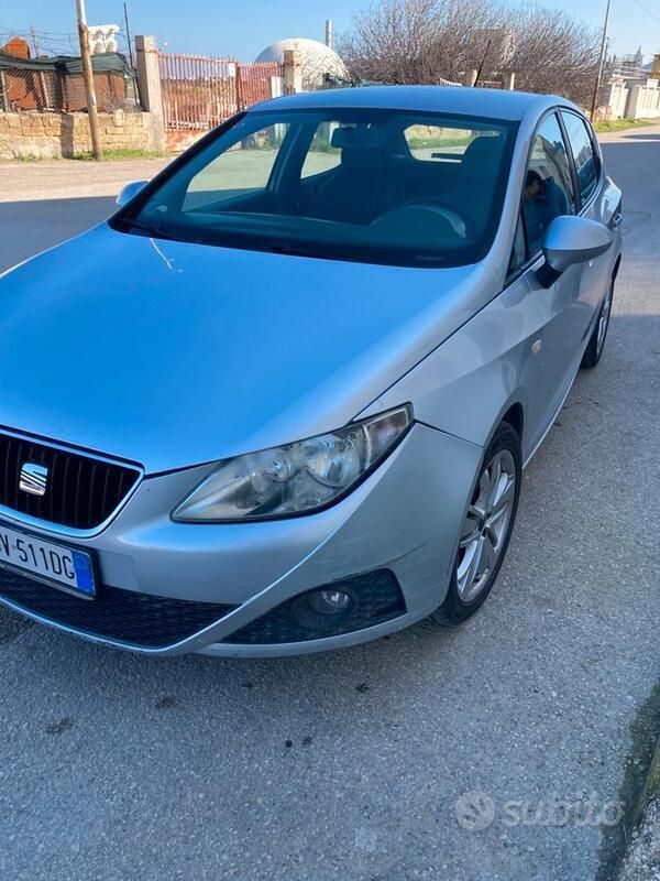 Grigio Usata 2009 Seat Ibiza Due volumi | 3000 € (Ottimo prezzo) - Immagine 1/4