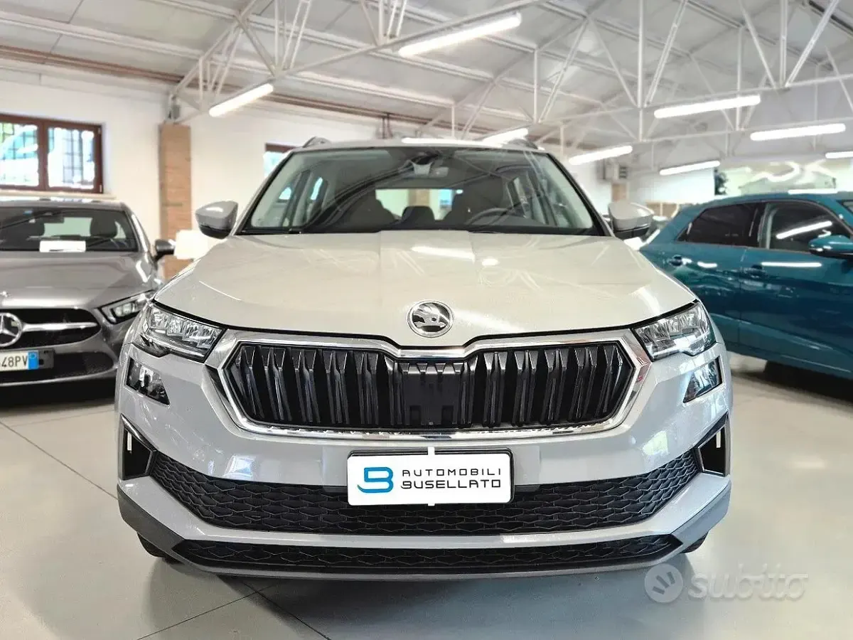 Usata Skoda Karoq Executive 116 CV (85 kW) 2023 Grigio SUV