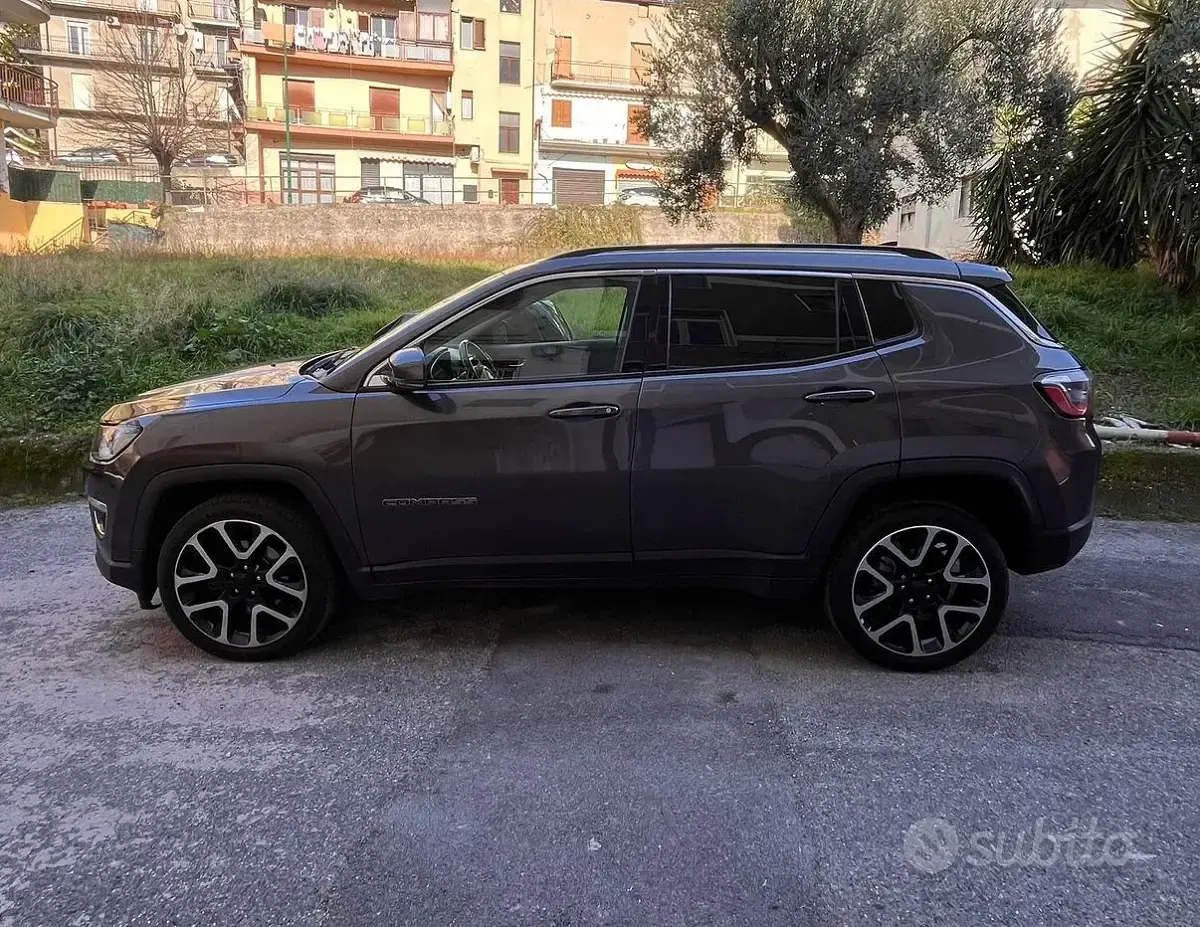 Usata Jeep Compass 140 CV (102 kW) 2018 Grigio SUV