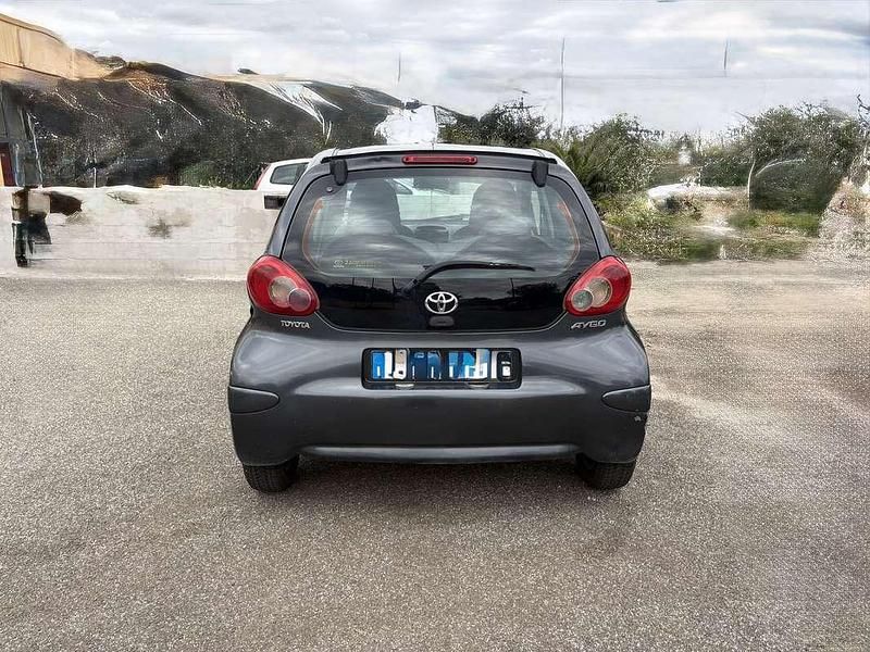 Usata Toyota Aygo 68 CV (50 kW) 2006 Utilitaria