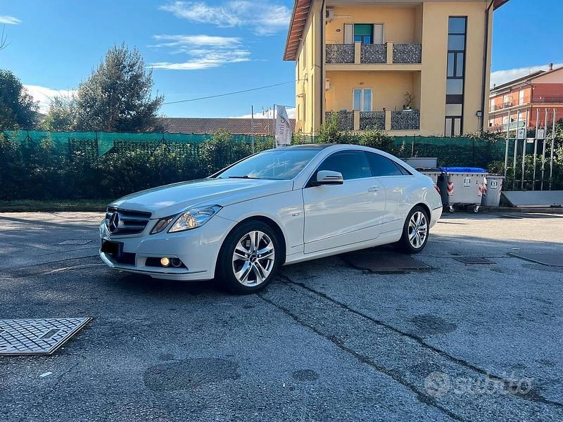 Usata Mercedes E220 2011 Bianco Coupé