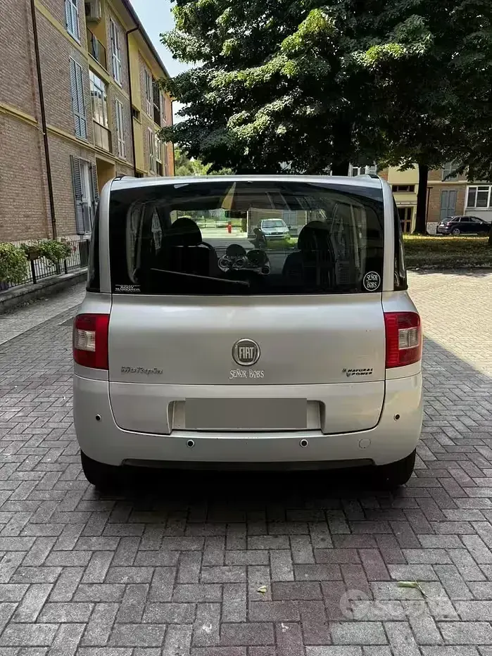 Usata Fiat Multipla 103 CV (75 kW) 2009 Grigio Monovolume