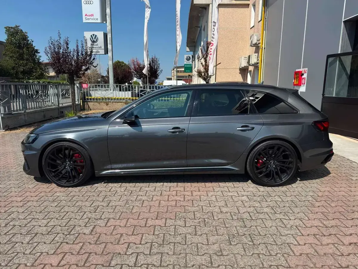 Usata Audi RS4 Ambiente 450 CV (330 kW) 2020 Grigio daytona Station wagon
