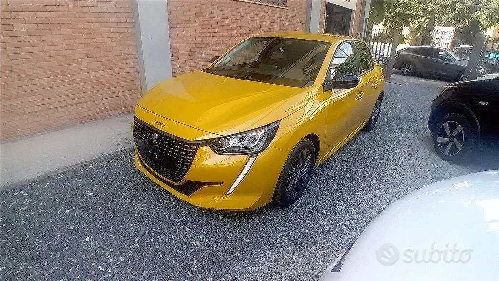 Usata Peugeot 208 Active 102 CV (75 kW) 2022 Giallo pastello Utilitaria