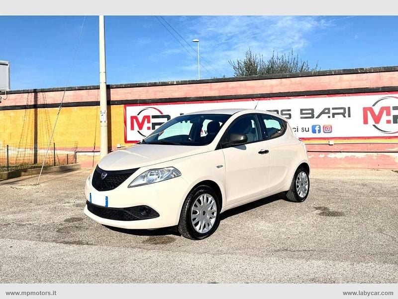 Beige Usata 2018 Lancia Ypsilon Due volumi | 7900 € (Buon prezzo) - Immagine 1/4