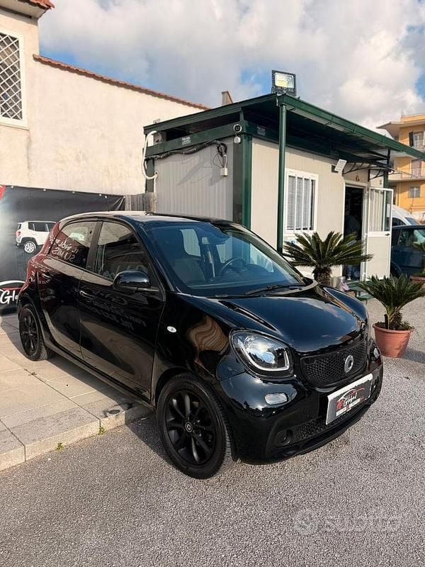 Usata Smart ForFour Passion 71 CV (52 kW) 2019 Nero Utilitaria