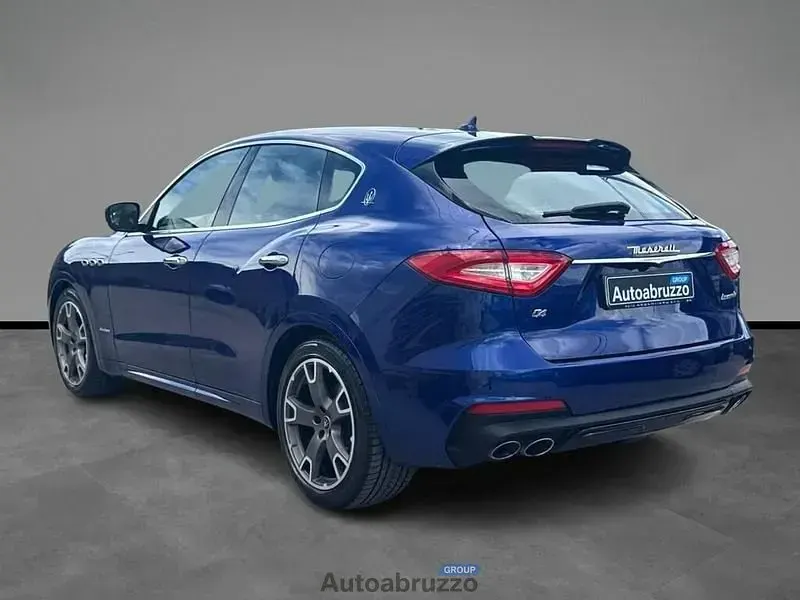 Begagnad Maserati Levante 250 HK (183 kW) 2019 Blå SUV