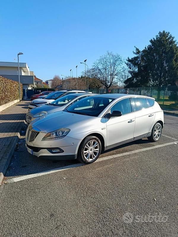 Grigio Usata 2011 Lancia Delta Due volumi | 2900 € (Ottimo prezzo) - Immagine 1/4