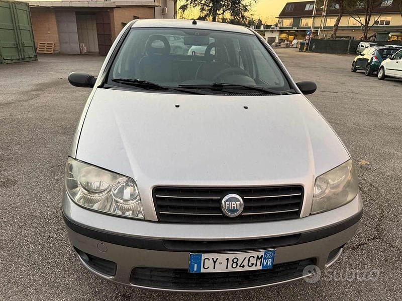 Usata Fiat Punto 59 CV (43 kW) 2005 Grigio Berlina