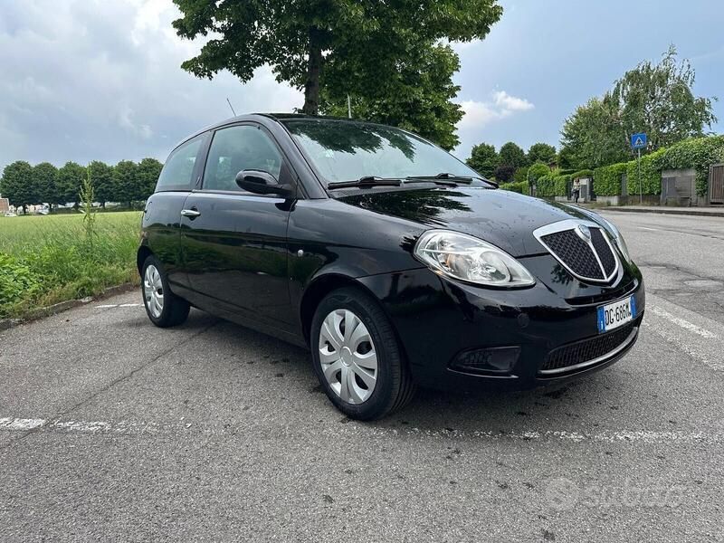 Usata Lancia Ypsilon 60 CV (44 kW) 2008 Nero Utilitaria