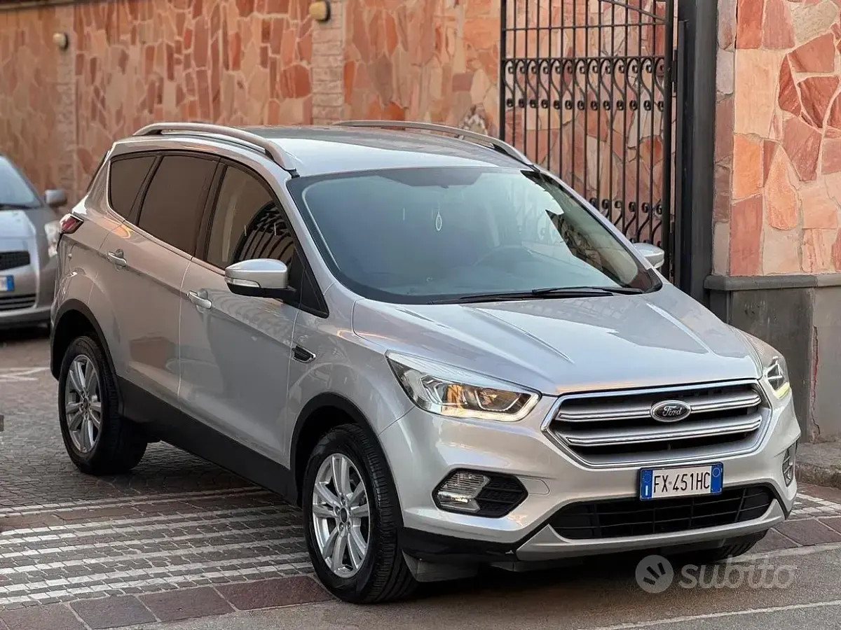 Usata Ford Kuga Business Edition 120 CV (88 kW) 2019 Grigio SUV