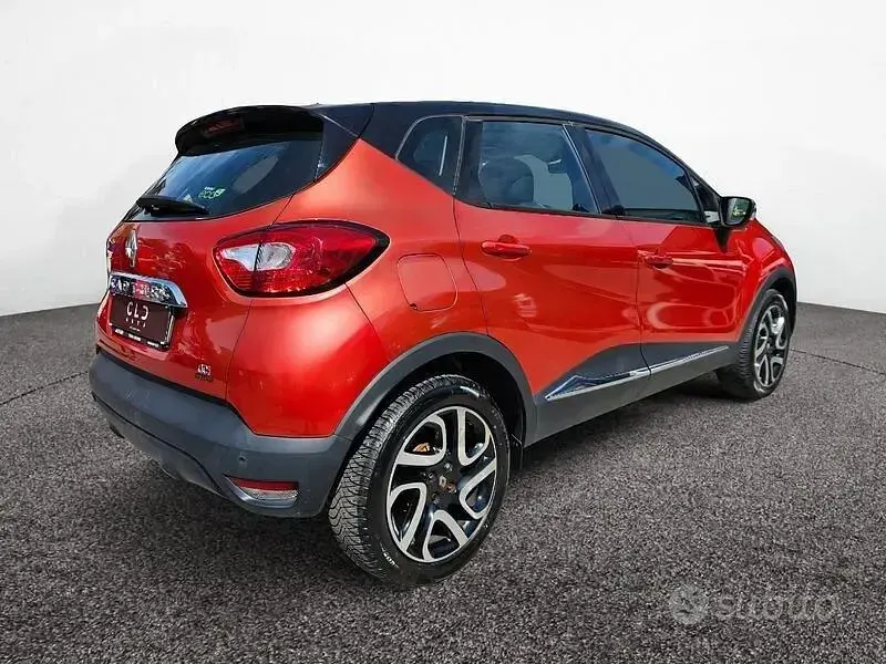 Usata Renault Captur 90 CV (66 kW) 2016 Rosso SUV