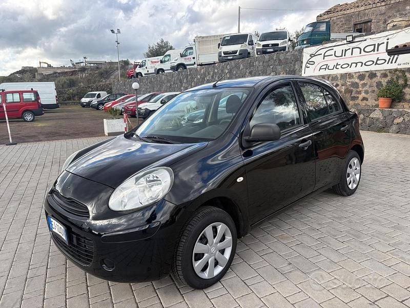 Nero Usata 2011 Nissan Micra Acenta Tre volumi | 3650 € (Buon prezzo) - Immagine 1/4