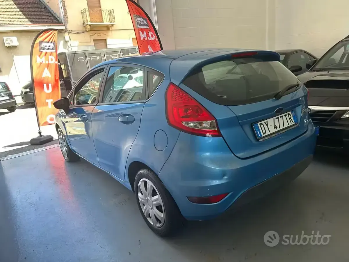 Usata Ford Fiesta Titanium 92 CV (67 kW) 2010 Bluazzurro Berlina