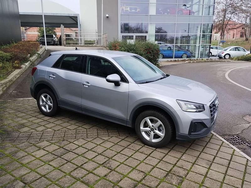 Usata Audi Q2 Business 150 CV (110 kW) 2022 Argento SUV