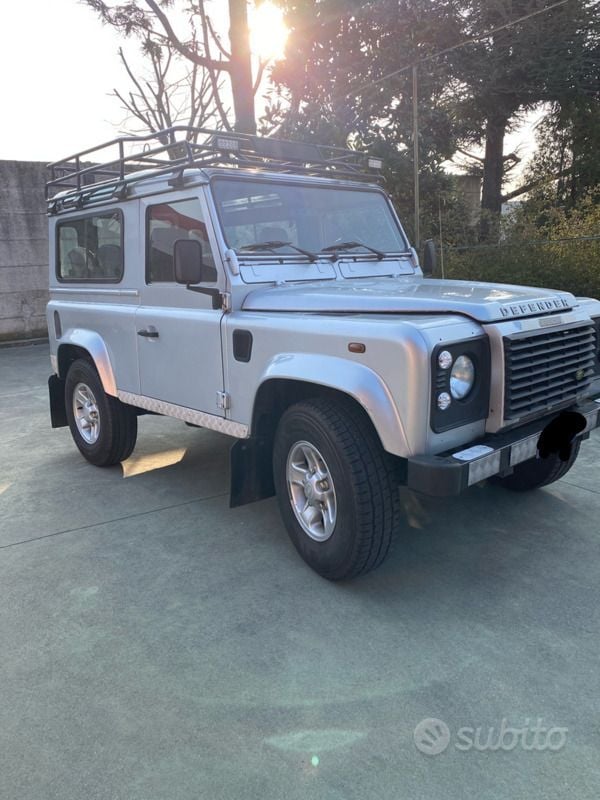 Usata Land Rover Defender 122 CV (89 kW) 2006 Argento SUV