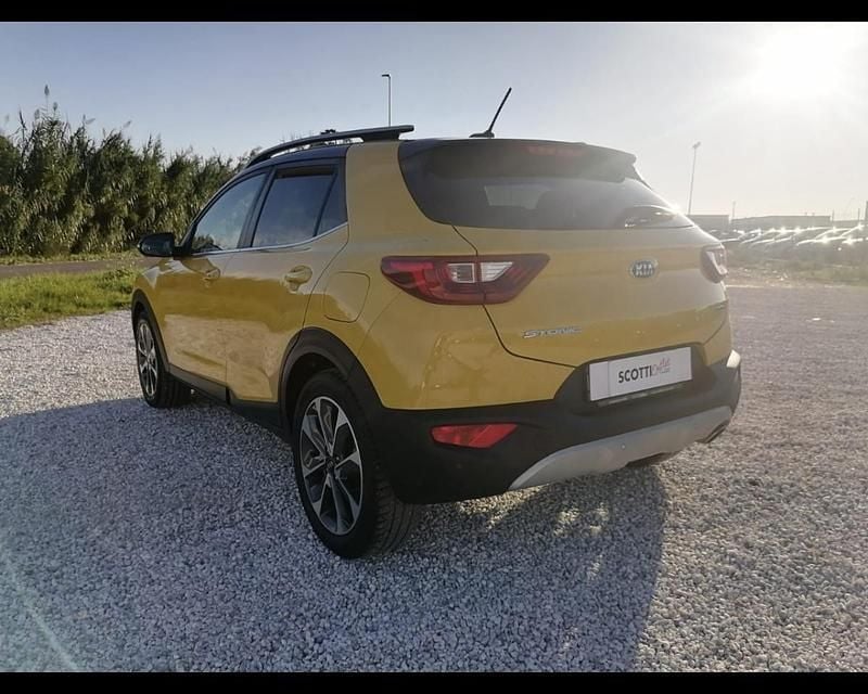 Usata Kia Stonic Style 110 CV (80 kW) 2018 Giallo SUV