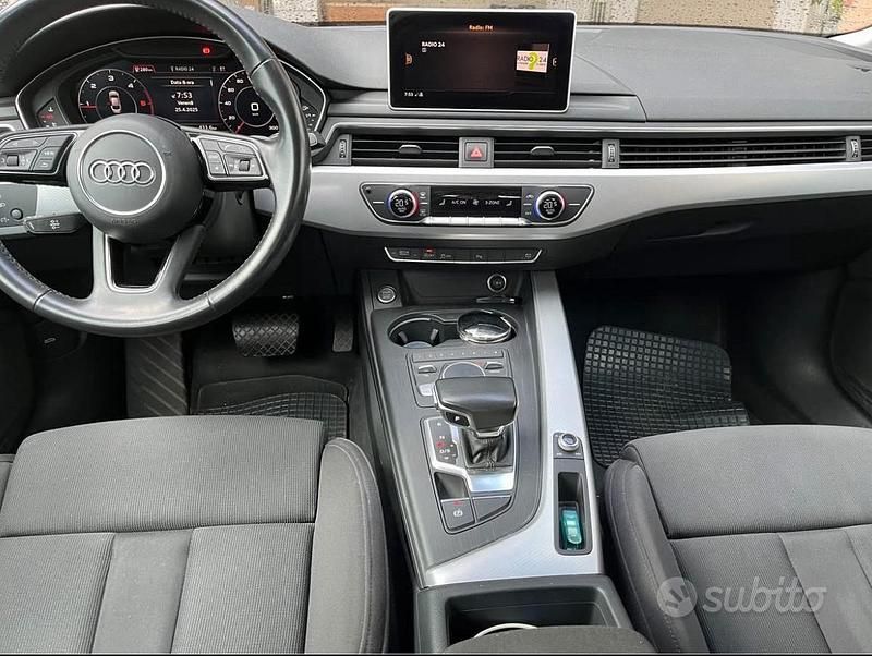 Usata Audi A5 190 CV (139 kW) 2019 Grigio Coupé