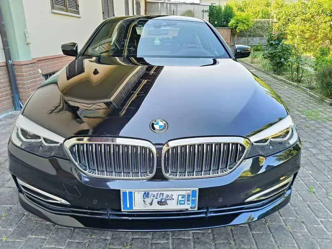 Usata BMW 520 Luxury Line 190 CV (139 kW) 2017 Nero Berlina