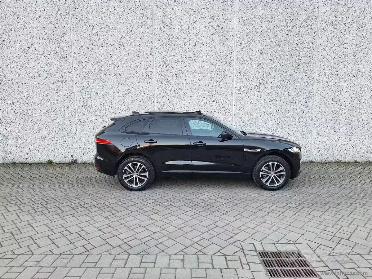 Usata Jaguar F-Pace R-Sport 180 CV (132 kW) 2018 Nero SUV