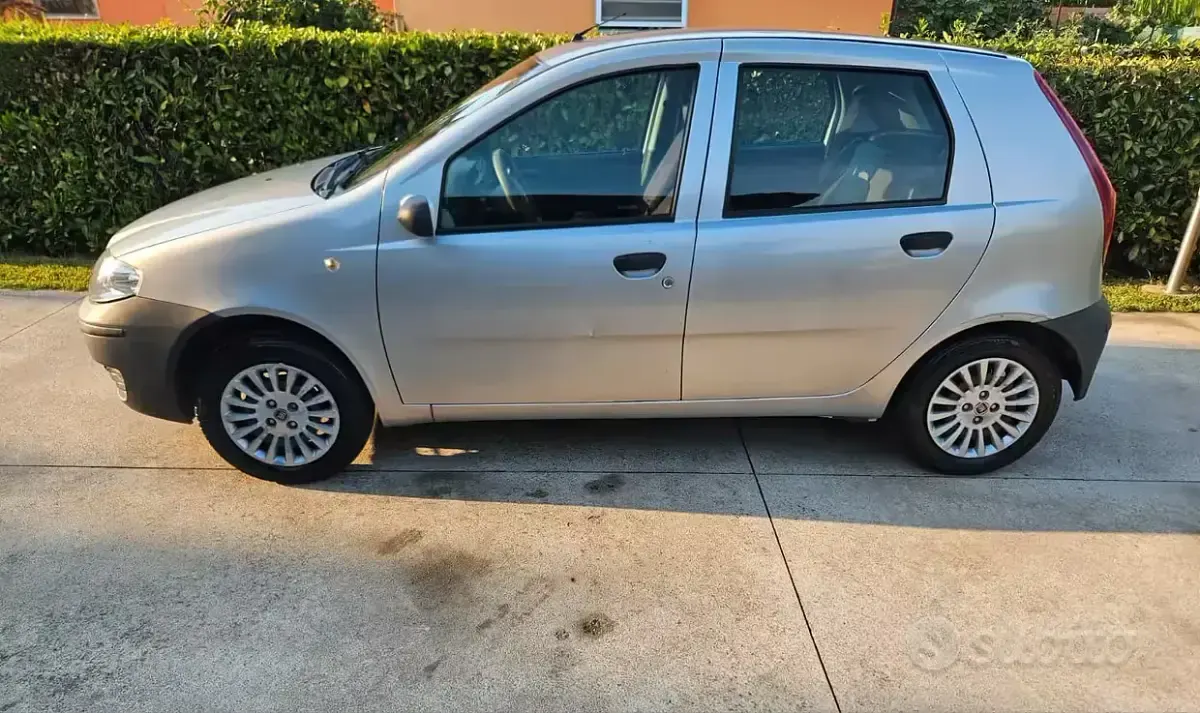 Usata Fiat Punto 60 CV (44 kW) 2006 Grigio Utilitaria