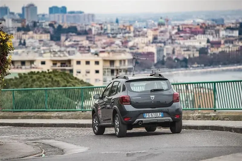 Usata Dacia Sandero Stepway 90 CV (66 kW) 2017 Blu Utilitaria