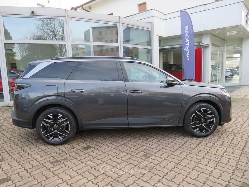 Usata Peugeot 5008 Allure 145 CV (106 kW) 2025 Grigio SUV