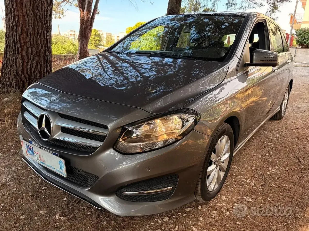 Usata Mercedes B160 Premium 90 CV (66 kW) 2016 Grigio Utilitaria