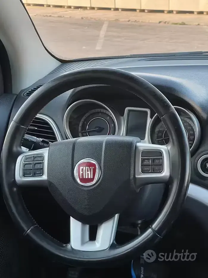 Usata Fiat Freemont Lounge 170 CV (125 kW) 2014 Bianco SUV