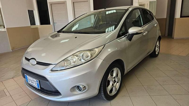 Usata Ford Fiesta 90 CV (66 kW) 2010 Utilitaria