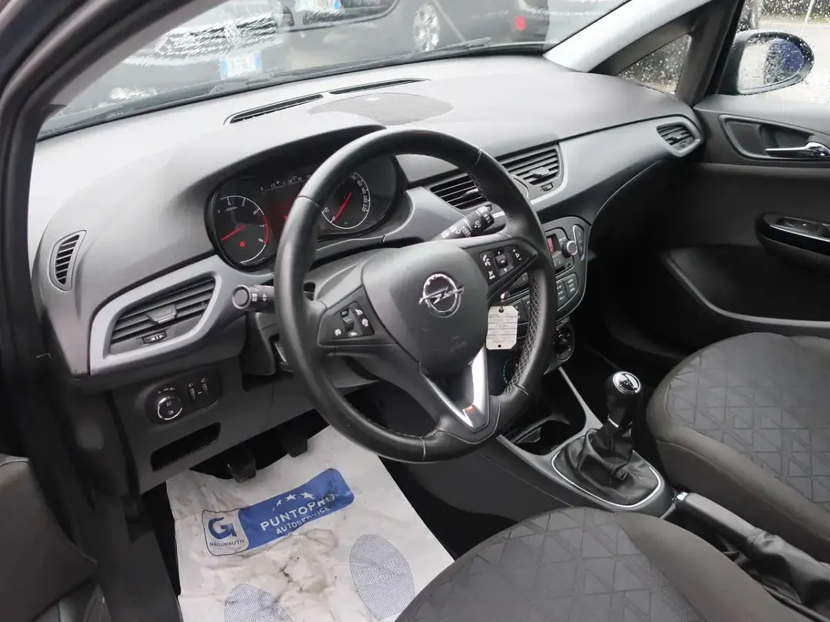 Usata Opel Corsa Edition 69 CV (50 kW) 2019 Nero Utilitaria