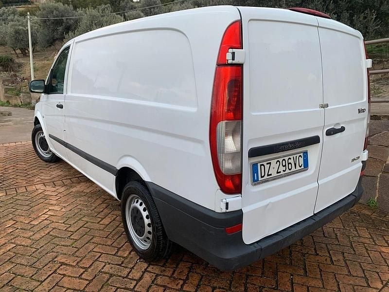 Begagnad Mercedes Vito 149 HK (109 kW) 2009 Vit Van