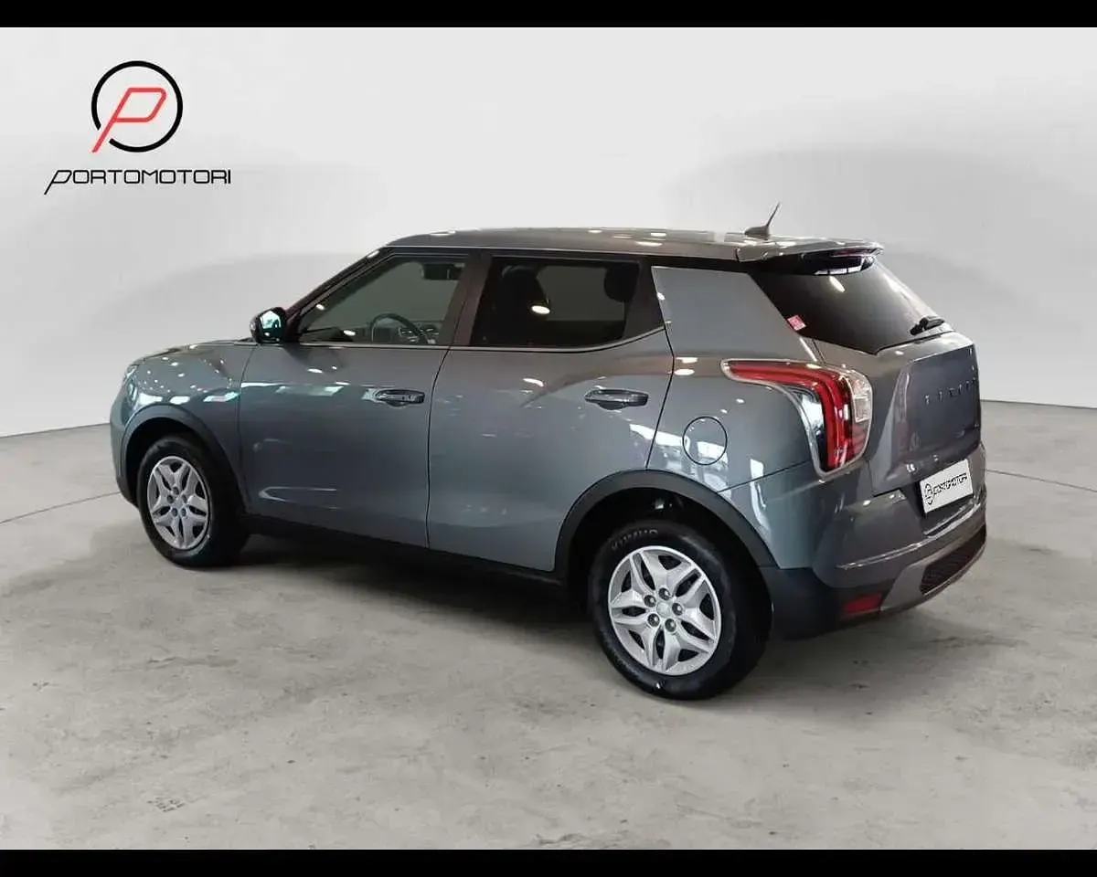 Nuova KGM Tivoli 135 CV (99 kW) 2025 Platinum gray SUV