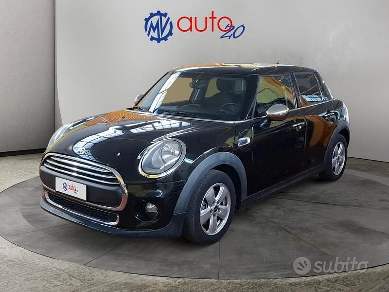 Usata Mini Cooper 135 CV (99 kW) 2015 Nero Utilitaria