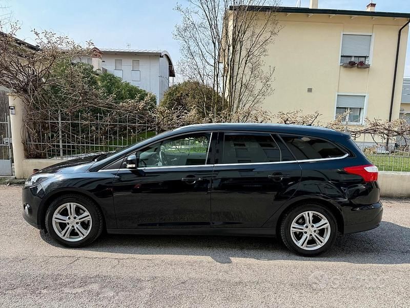 Usata Ford Focus Titanium 116 CV (85 kW) 2012 Nero Station wagon