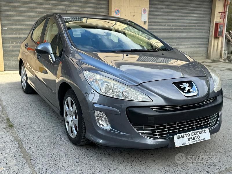 Usata Peugeot 308 Premium 112 CV (82 kW) 2011 Grigio Berlina