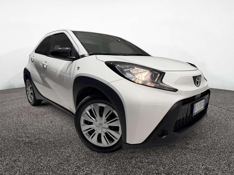 Usata Toyota Aygo X Active 72 CV (52 kW) 2025 Bianco SUV